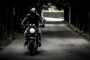 Akcesoria dla motocyklisty: jakie są niezbędne?